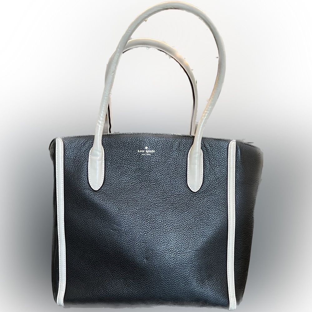 Kate spade handbag: Black and white
